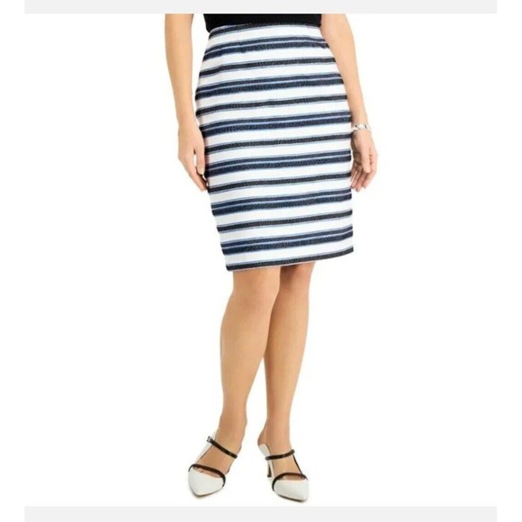 Kasper Skirts Nwt Kasper Size 4 Striped Slim Pencil Skirt Mariner